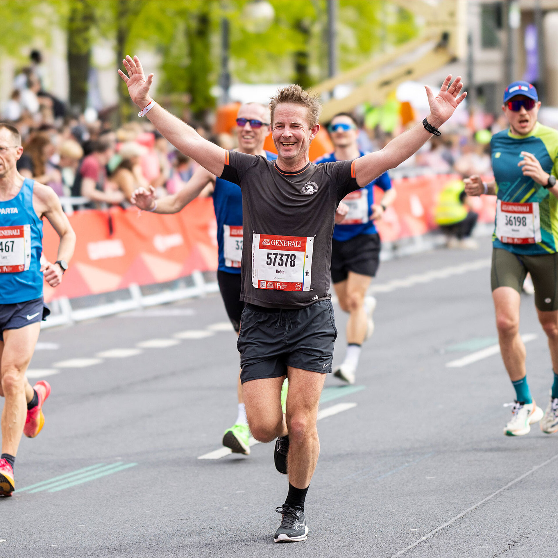 Läufer auf Zielgerade © SCC EVENTS/Jean Marc Wiesner