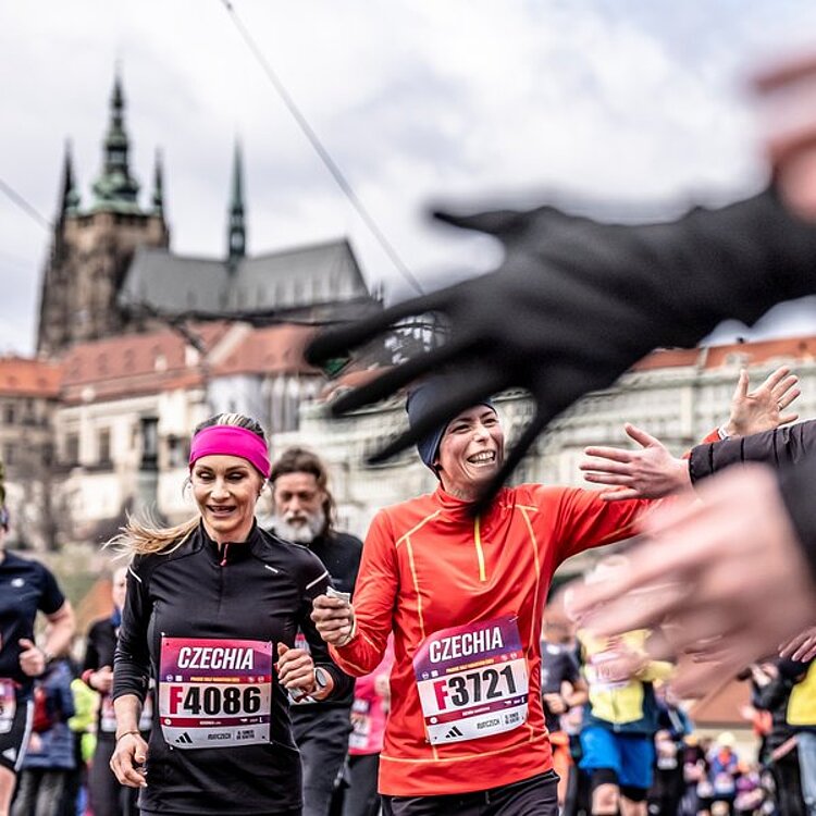 Läuferinnen beim Prager Halbmarathon @ Prag Half Marathon Web page