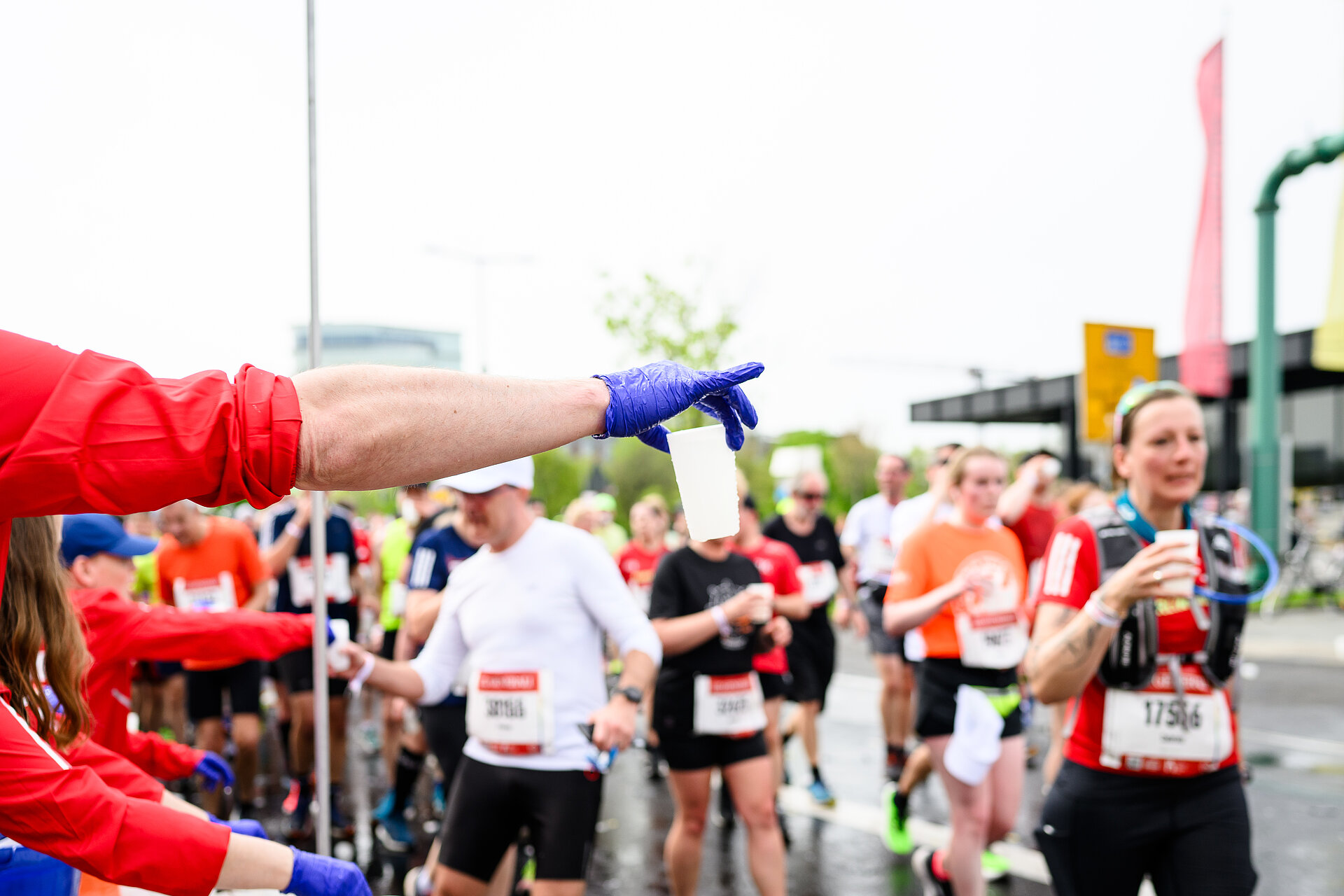 GENERALI BERLINER HALBMARATHON: Versorgung auf der Strecke 2024 © SCC EVENTS / Martin Ibo Güngör