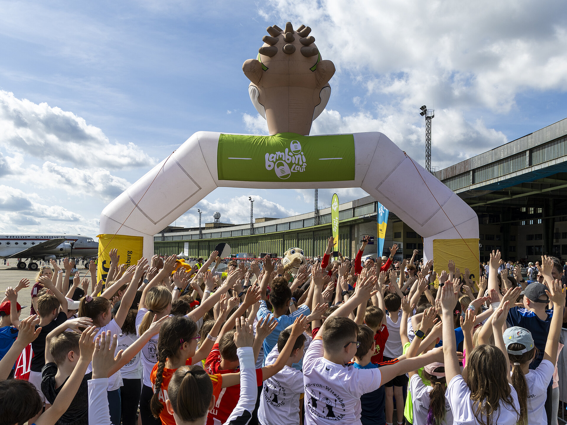 GENERALI BERLINER HALBMARATHON: Kids und Frido beim Bambini-Lauf Start  © SCC EVENTS / Jean Marc Wiesner